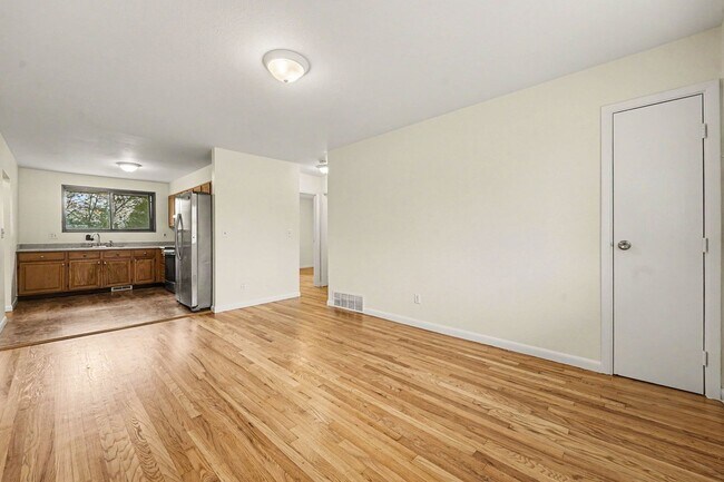 Foto del edificio - 76 Newland Ct