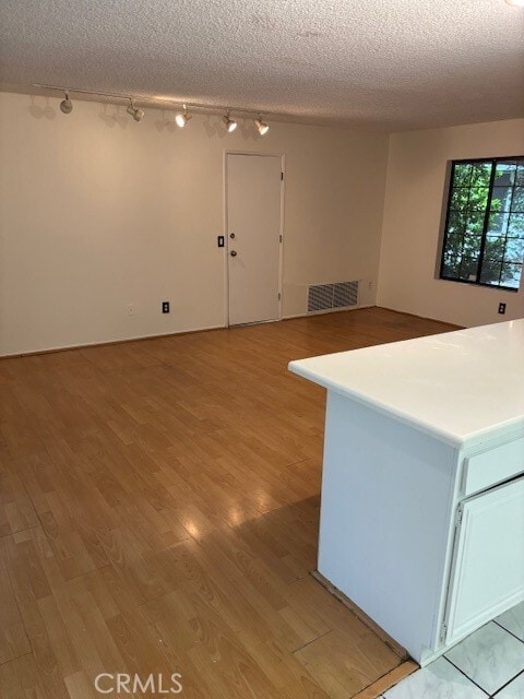 Building Photo - 3201 Dulzura Dr