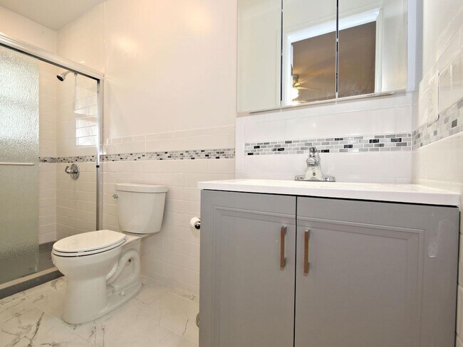 Foto del edificio - 223 S Ridge St