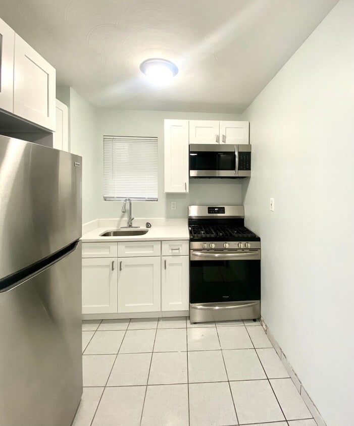 Photo - 8 Cheever Court