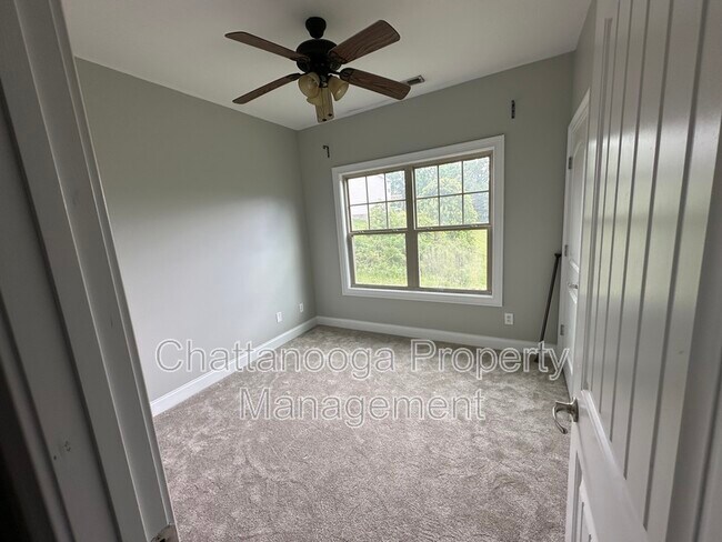 Foto del edificio - 9936 Falcon Crest Dr
