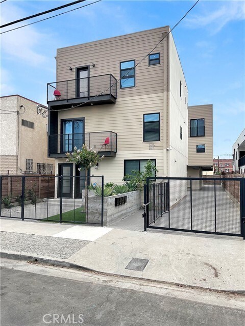 Foto principal - 2732 Council St