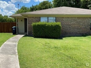 Building Photo - 617 Gardenview Cir