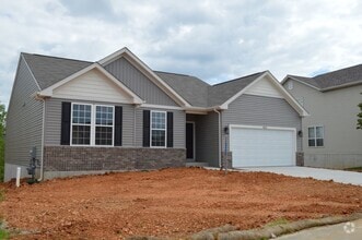 Building Photo - 4612 Siesta Dr