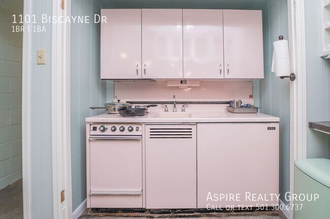 Building Photo - 1101 Biscayne Dr