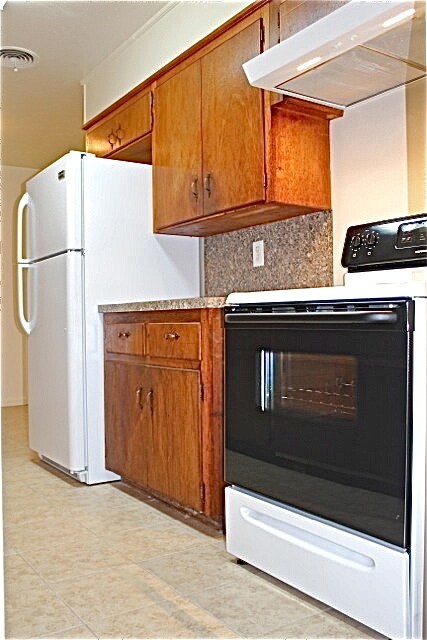 Foto del edificio - Location & Curb Appeal! 3 Bdr, 2 Full Bath, 2 Car Carport, Extra Driveway Parking, and More!