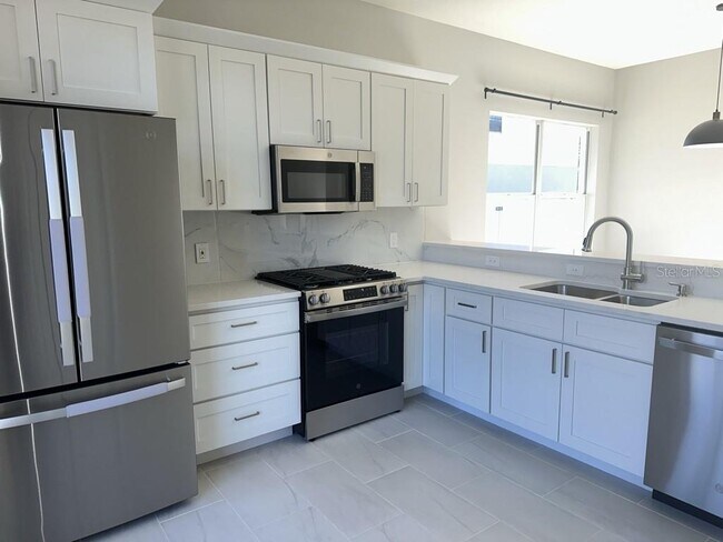 Foto del edificio - 1329 Avonwood Ct