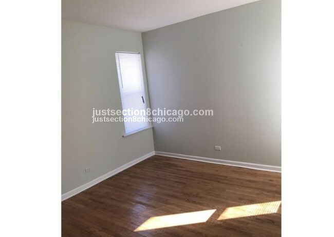 Building Photo - 1424 E 68th St