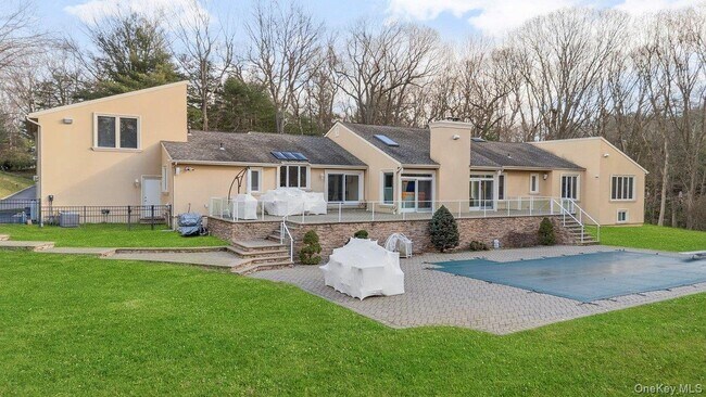 Foto del edificio - 90 Rodeo Dr