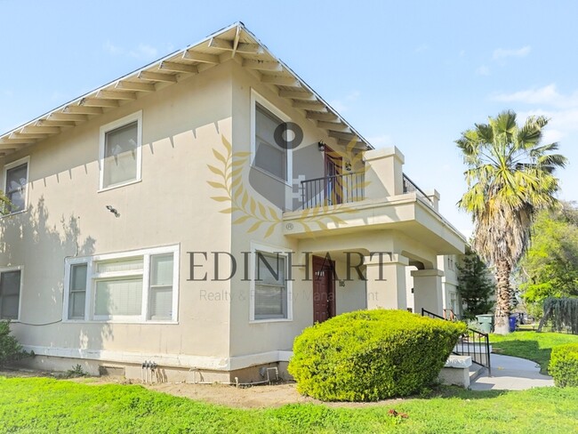 Foto del edificio - 1105 N College Ave