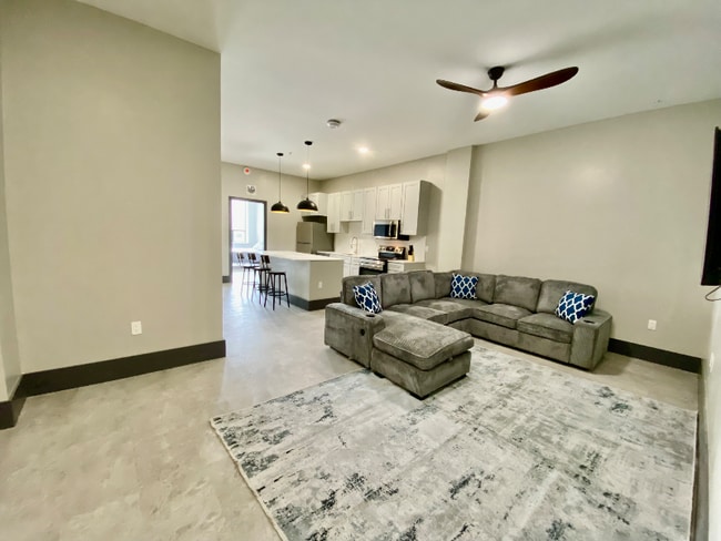 Building Photo - 116 E Randolph Ave