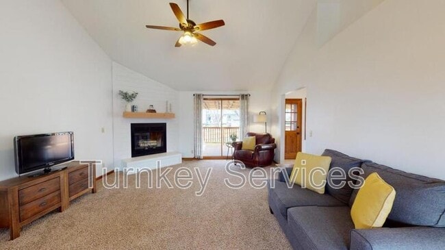 Photo - 204 Summerset Dr House