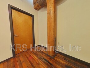 Building Photo - 110 S 15th St