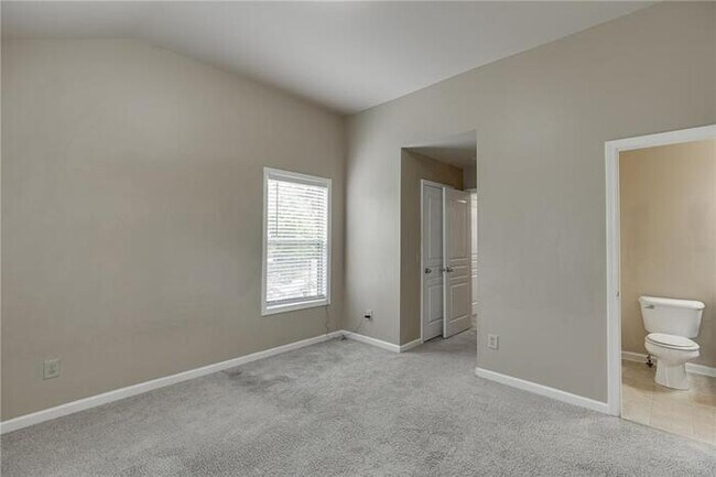 Building Photo - 314 Oakland Hills Way