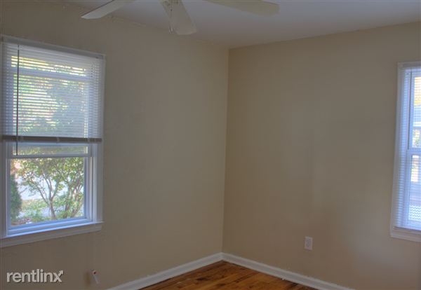 Building Photo - 94 E Mapledale Ave