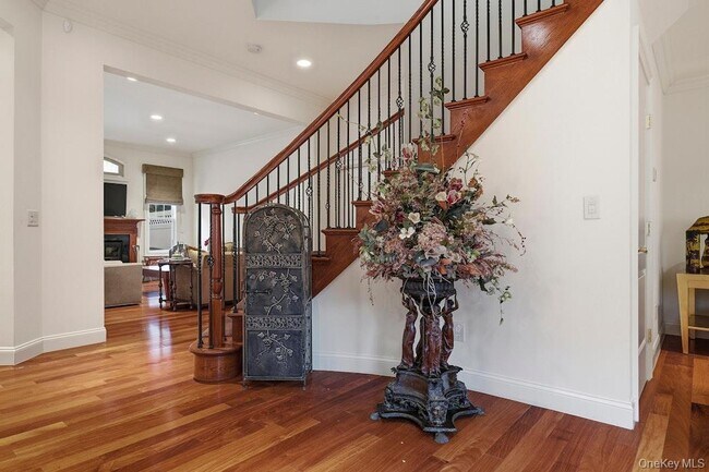 Foto del edificio - 702 Equestrian Way