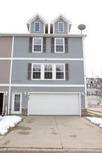 Building Photo - 3161 SW Arlan Ln