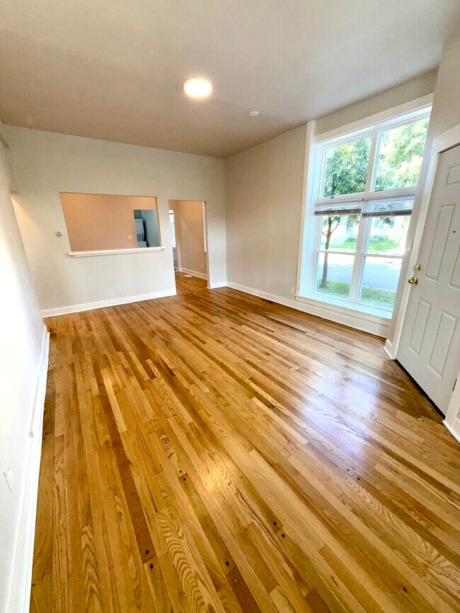 Living Room - 1801 Lyons St