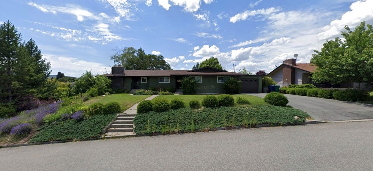 Primary Photo - 603-605.5-6055 N Virginia Ct
