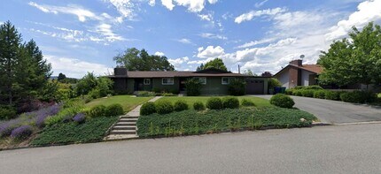 Building Photo - 603-605.5-6055 N Virginia Ct