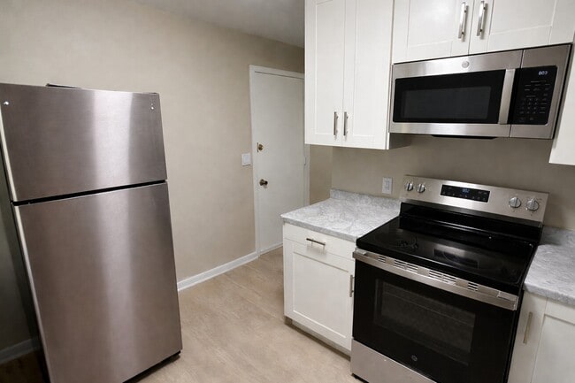 Building Photo - 3829 Tulane Ave