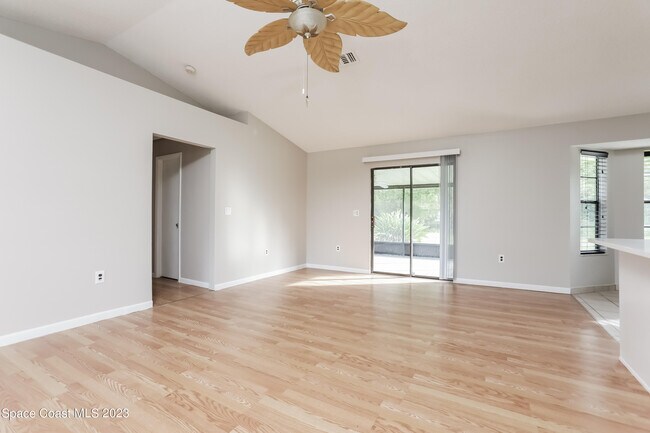 Building Photo - 597 Hillsdale Ave NW