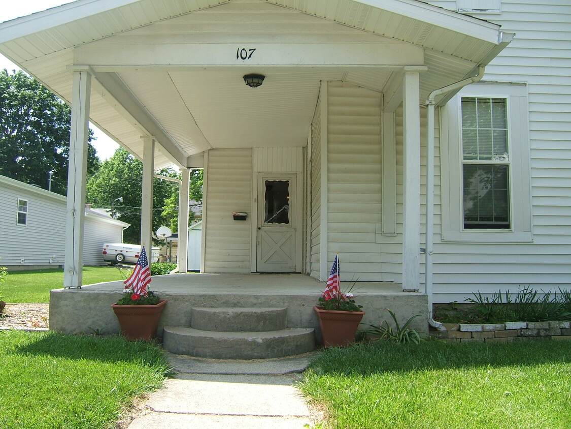 Foto principal - 107 N G St