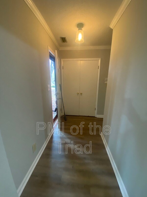 Foto del edificio - 331 Lamplighter Cir