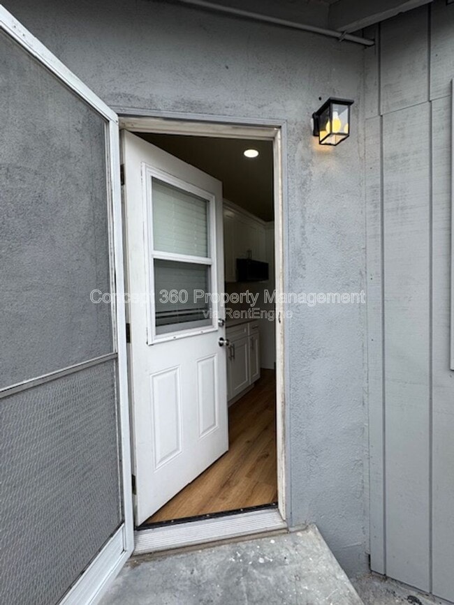 Foto del edificio - 5762 Cedar Ave