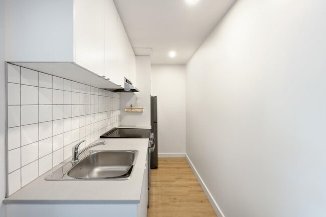 Building Photo - 1555 Boul. René-Lévesque O