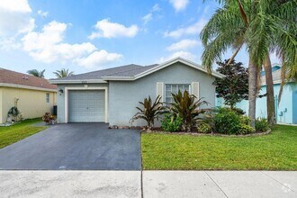 Building Photo - 177 Heming Way