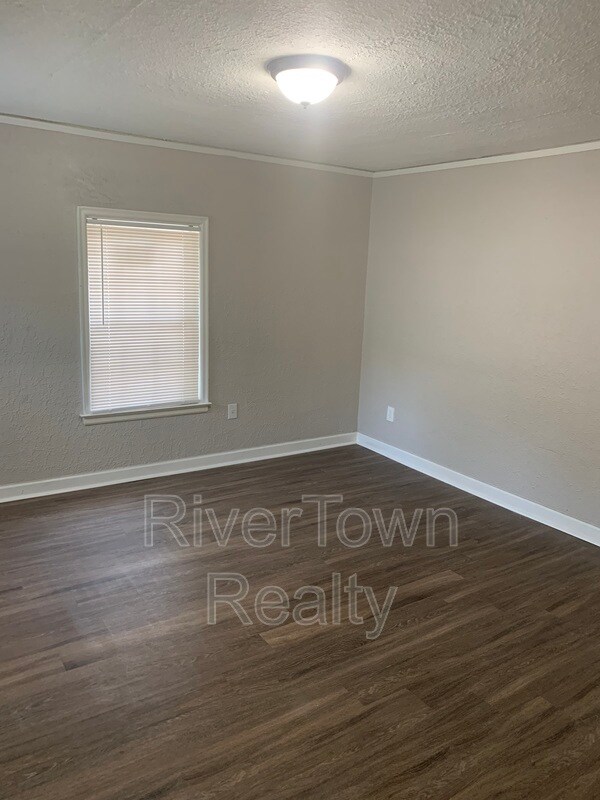 Foto del edificio - 2599 Kimball Ave