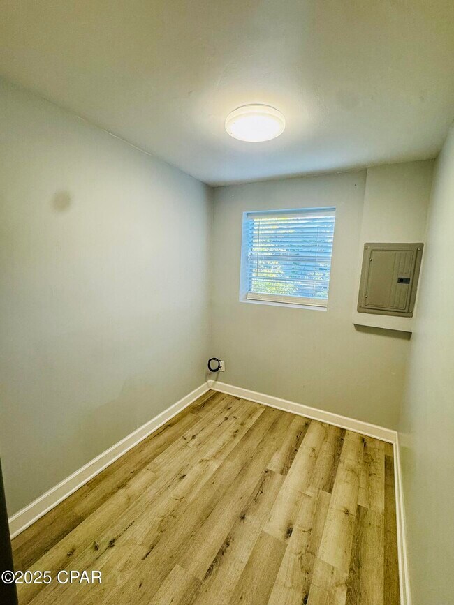 Foto del edificio - 1606 Fairland Ave