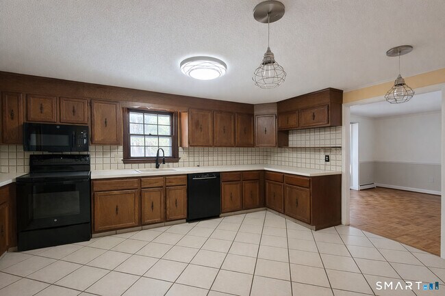 Foto del edificio - 12 Hilltop Dr