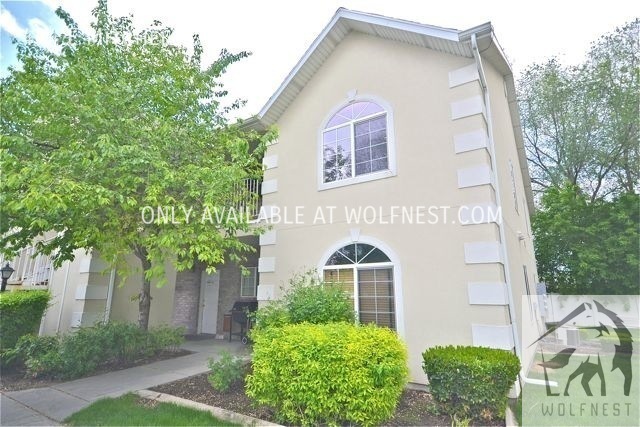 Primary Photo - No Deposit Option! Beautiful 3 Bedroom Sal...
