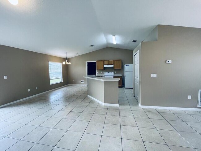 Building Photo - 48 Pitt Ln