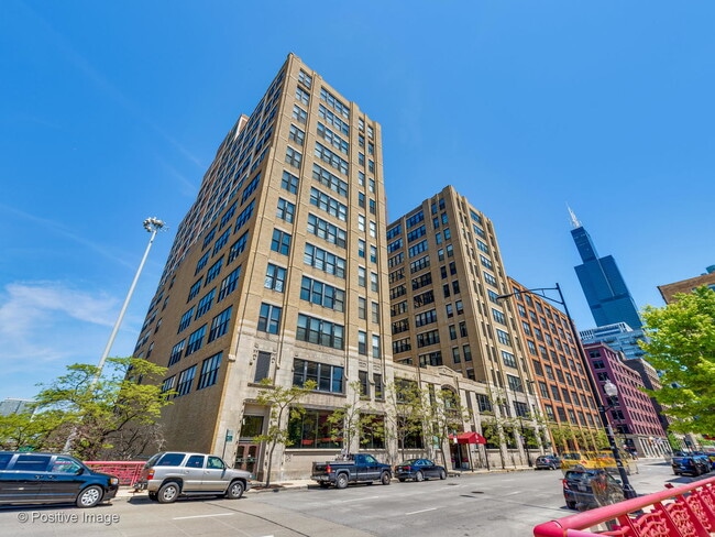 Building Photo - 728 W Jackson Blvd