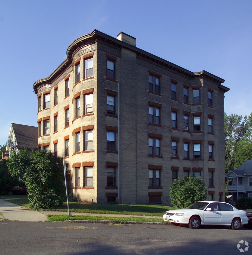 Building Photo - 162 Fort Pleasant Ave