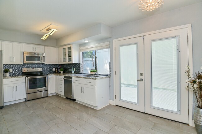 Foto del edificio - 12800 Briar Forest Dr