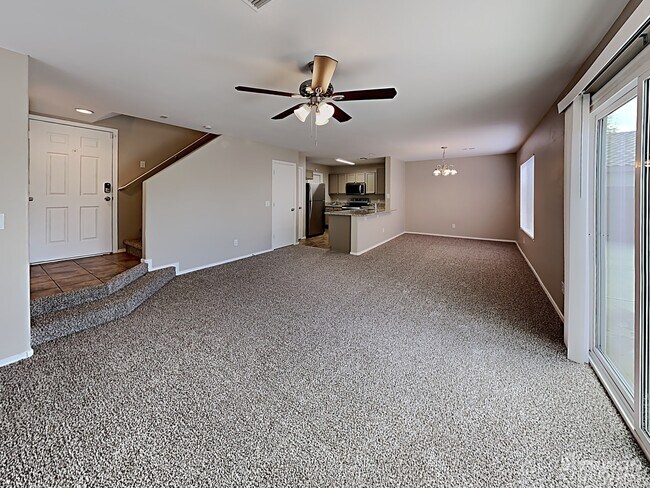 Foto del edificio - 12929 W Laurel Ln