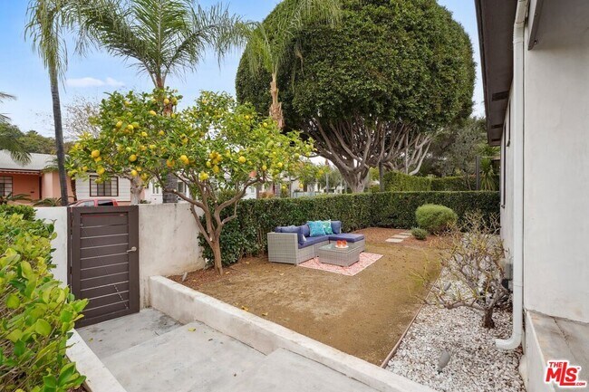 Foto del edificio - 1132 Greenacre Ave