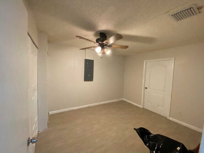 Building Photo - 6956 Athena Dr