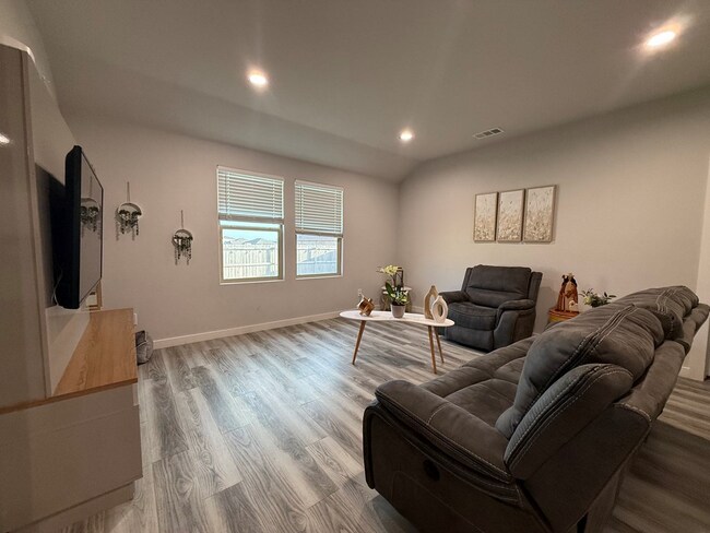 Foto del edificio - 7606 Orange Blossom Rd