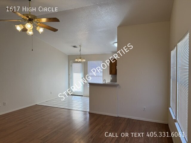 Foto del edificio - 1617 High Cir