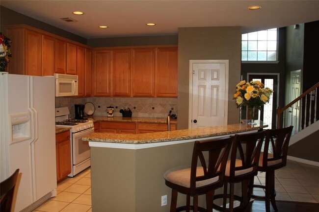 Building Photo - 5950 Mesa Verde Cir