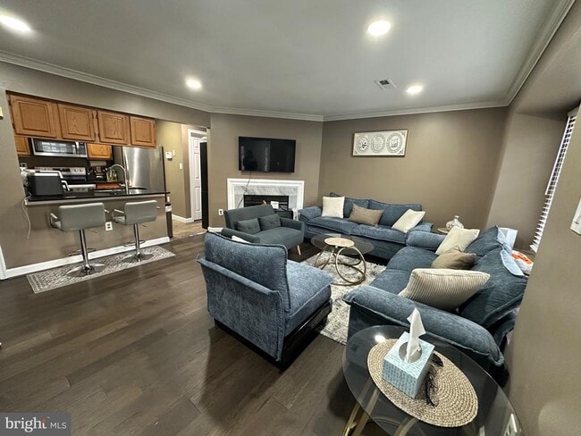 Building Photo - 12103 Salemtown Dr