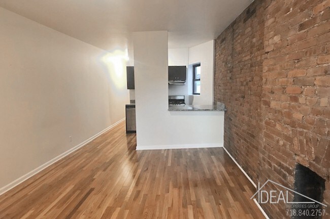 Building Photo - 260 Saint James Place #5DR