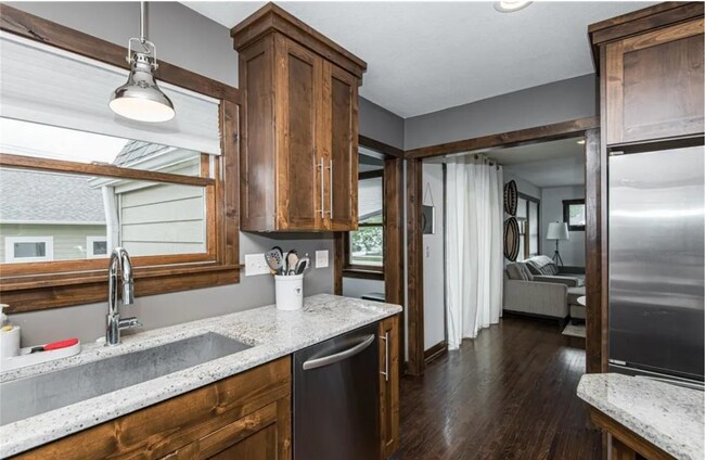 Foto del edificio - 947 8th Ave NE