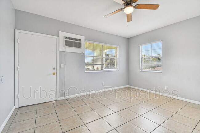 Foto del edificio - 321 24th Ave N