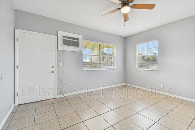 Building Photo - 321 24th Ave N